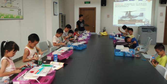 萝岗少年宫机器人创客教学设计是硬伤