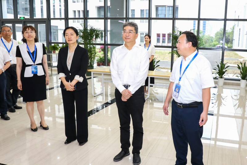教育部领导在常调研职业教育产教融合发展工作