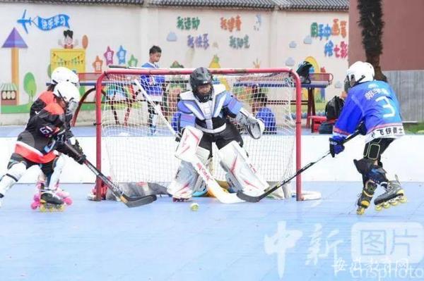 安徽合肥市十里庙小学：轮滑冰球以赛促训提升成效