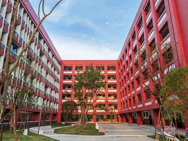 打造浸潤式校園氛圍，保倫電子itc助力重慶巴蜀科學城中學智慧建設！
