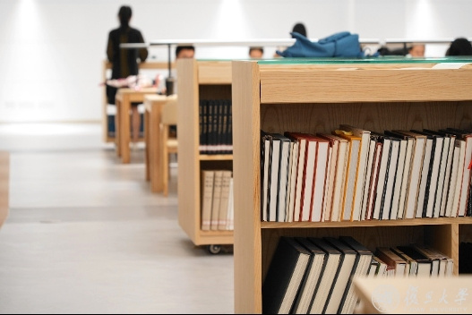 复旦大学李兆基图书馆空间设施改造完成