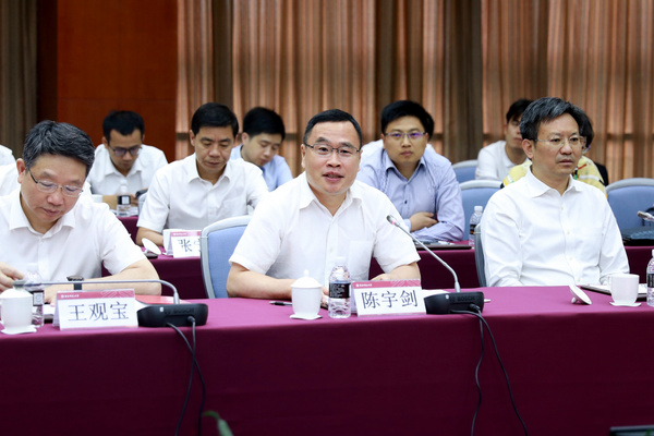 上海市闵行区与华东师范大学召开区校合作交流座谈会