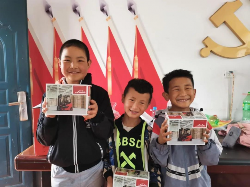 愛心林德，支教助學一直在路上