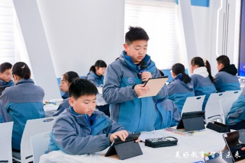国家级“新型教与学模式”实验区启动仪式暨智慧教育学术论坛在杭州萧山举行