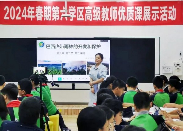 在宜賓市翠屏區，“以學為中心”的課堂正在向AI而行