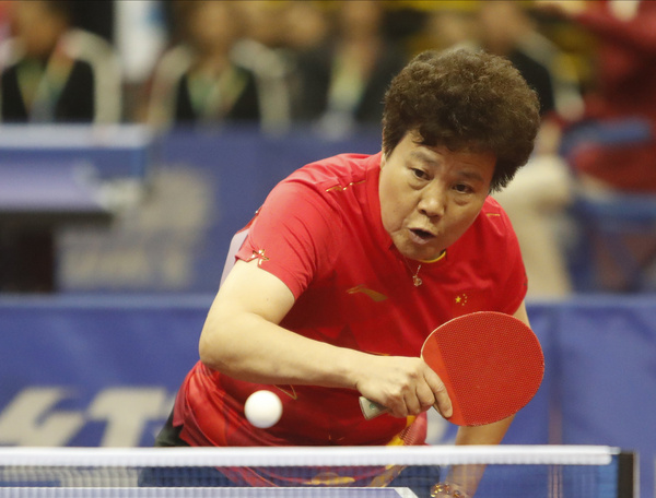 河南代表队在第17届中国高校“校长杯”乒乓球比赛中荣获冠军