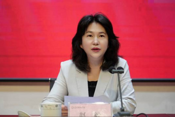 遼寧科技學院召開全校中層干部會議