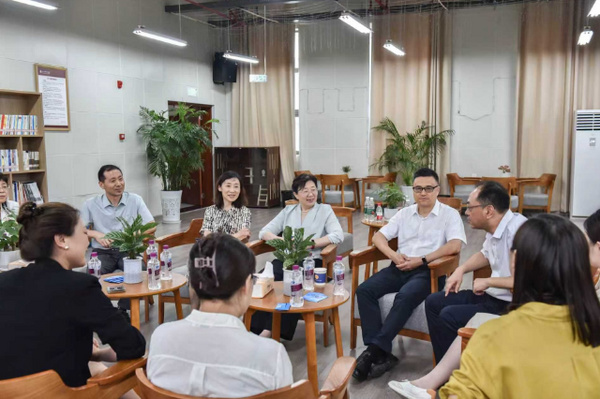 中国教科文卫体工会主席高洁一行来西南医科大学调研