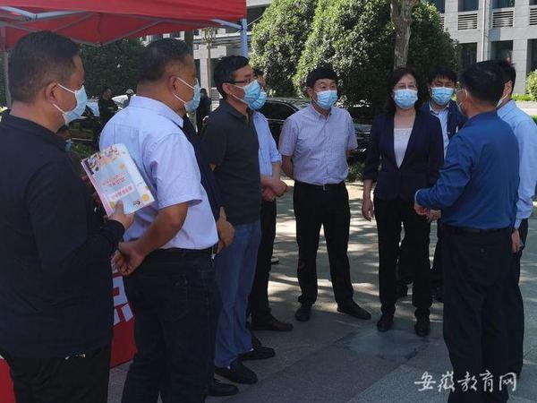 以生為本助就業 合肥學院線下招聘會提供1383個就業崗位