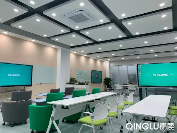 成都师范学院打造智慧教研创新空间 吸引众多高校关注
