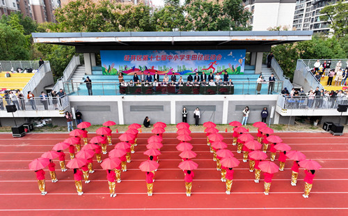 扬州市经开区第十七届中小学生田径运动会顺利举行