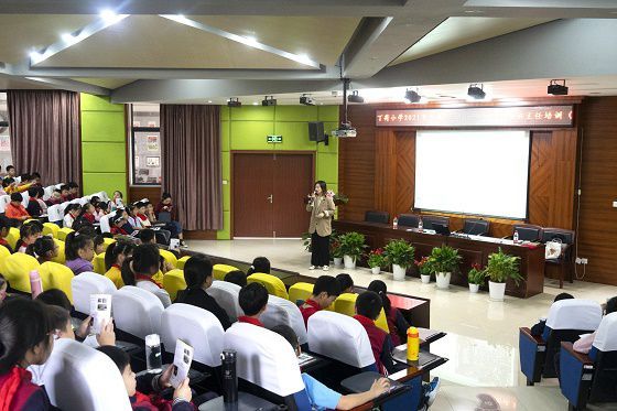 博物馆课程进校园，构建“馆校”合作的新桥梁｜浸思学院×丁荷小学