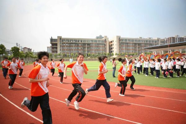 十年砥砺奋进路，赣州教育谱新篇