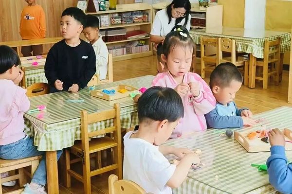 內蒙古鄂爾多斯市開展學前教育宣傳月活動