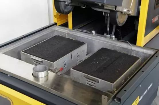 如何確定瀝青混合料的高溫抗車轍能力和穩定性？