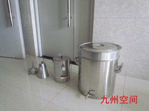 2升二级不锈钢过滤油壶生产